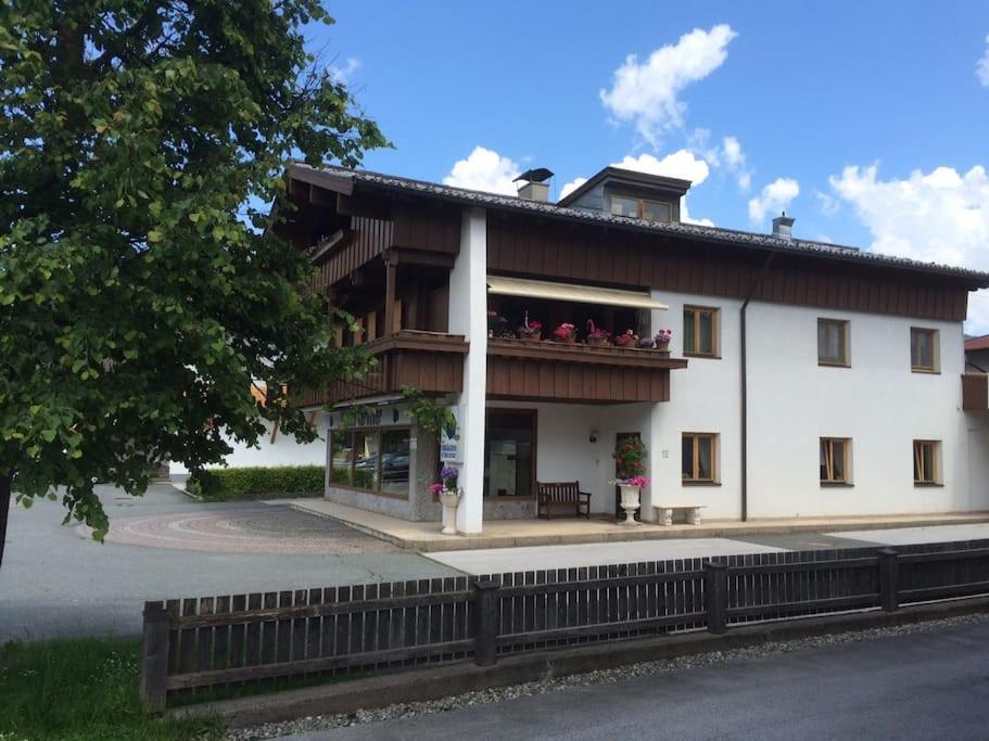 Barrierefreie Schoene Wohnung Im Eg ケセン エクステリア 写真